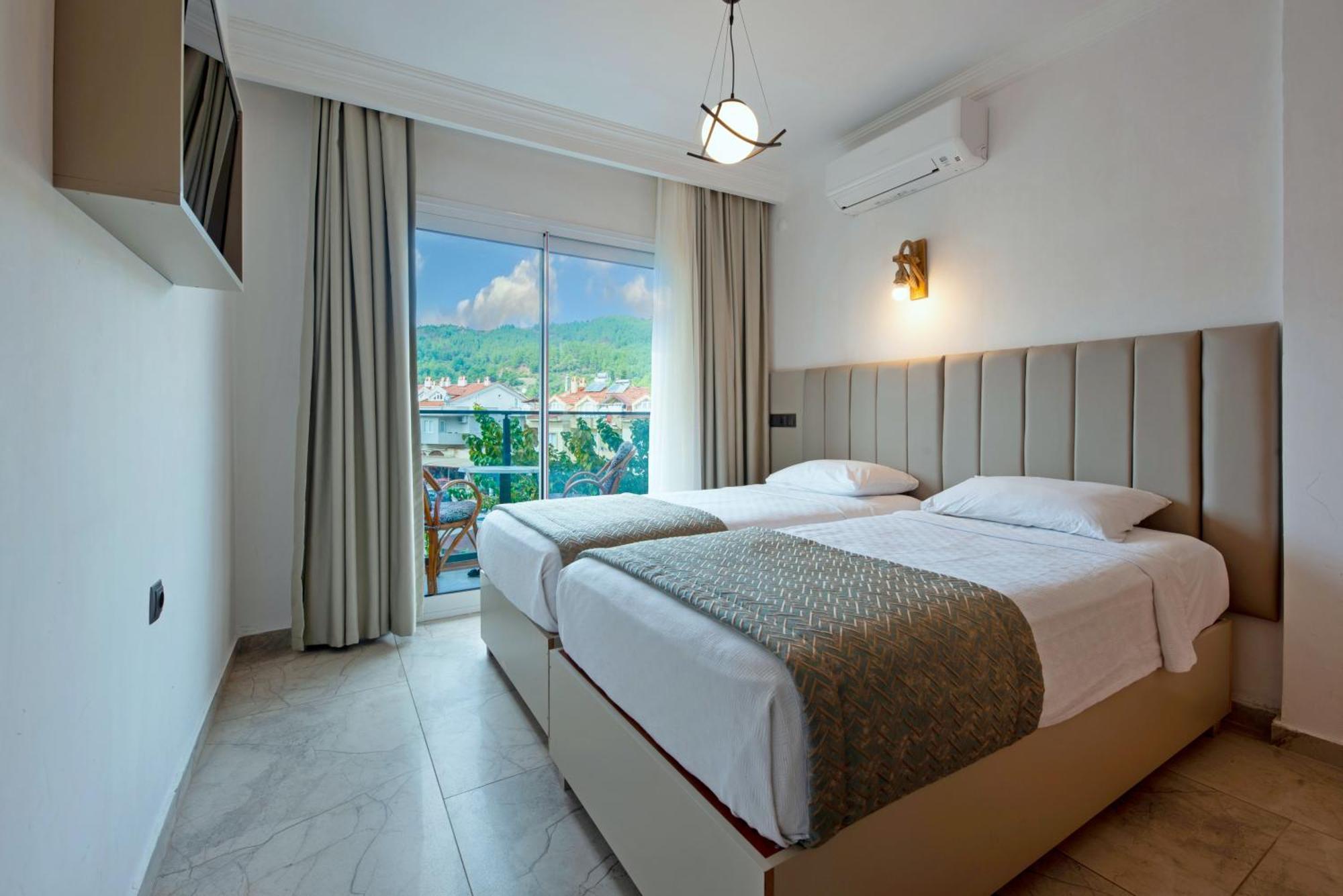 Golden Orange Aparthotel 3*